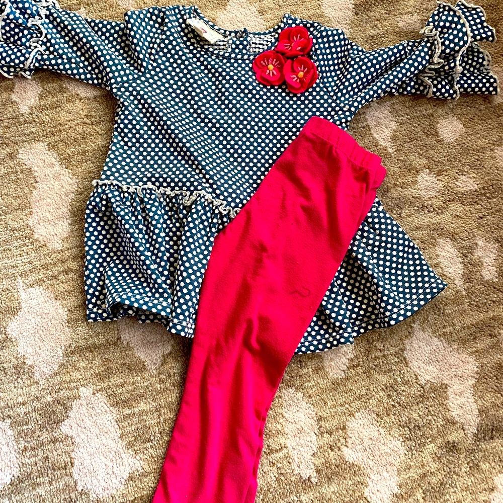 Polka dots and ruffles set